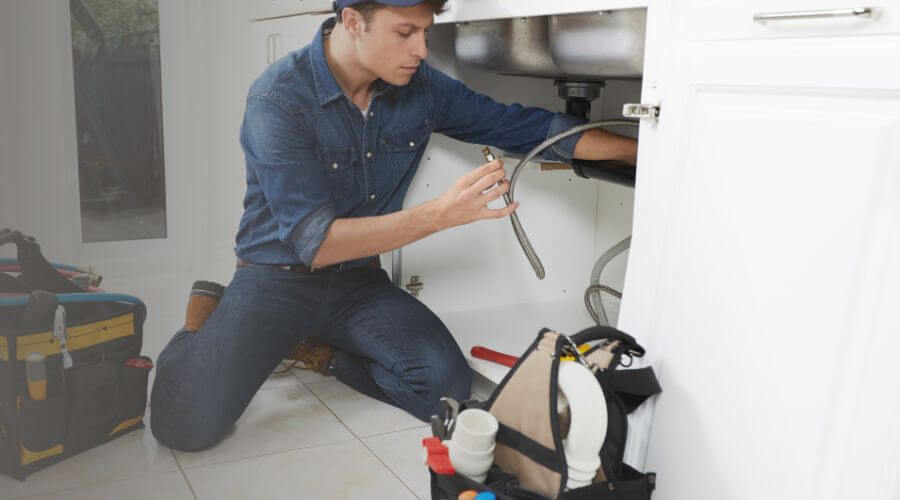 Expert burst pipe repair services in Calvert, TX